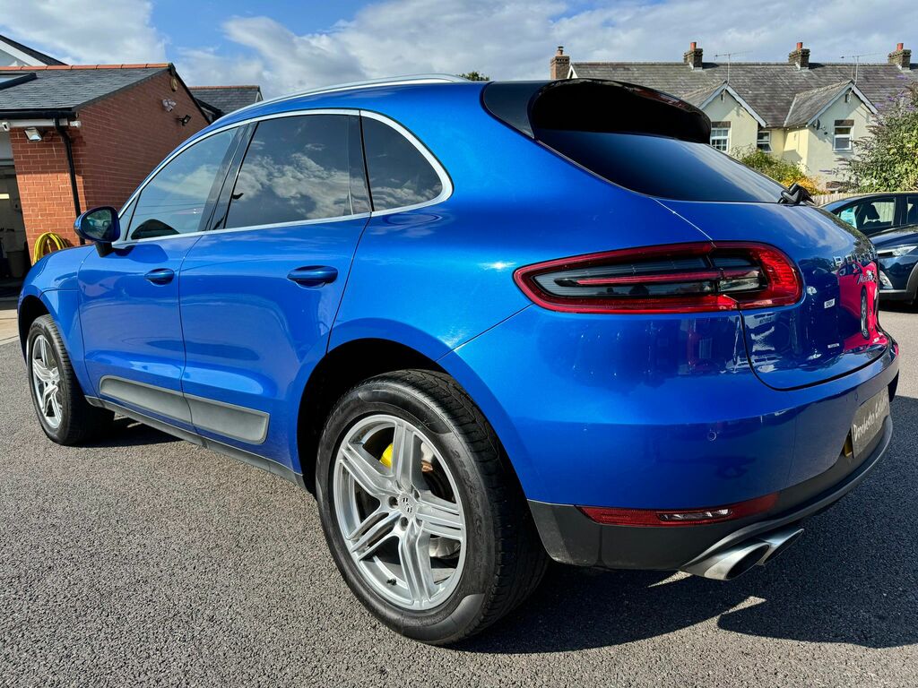 Porsche Macan Sri Red #9