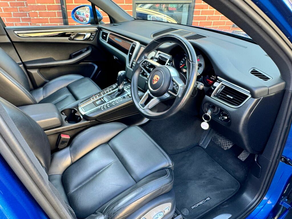 Porsche Macan Sri Red #12