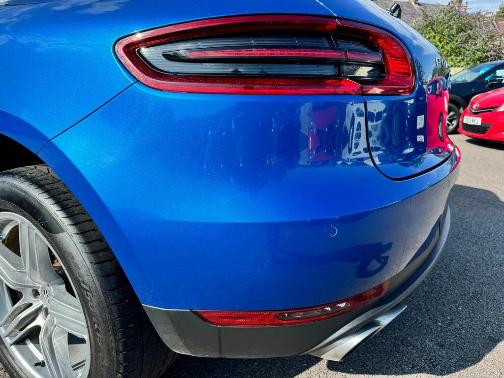 Porsche Macan Sri Red #6