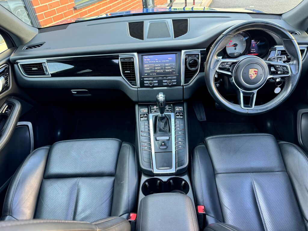 Porsche Macan Sri Red #25
