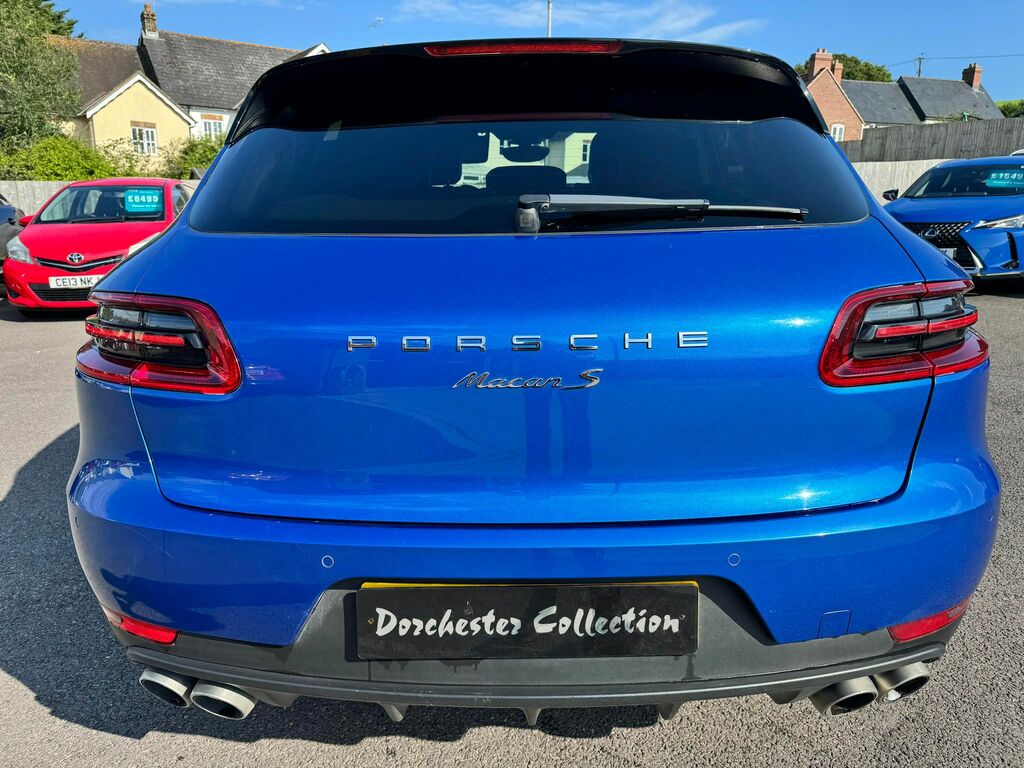 Porsche Macan Sri Red #16