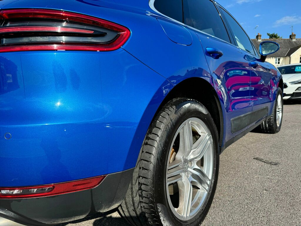 Porsche Macan Sri Red #35