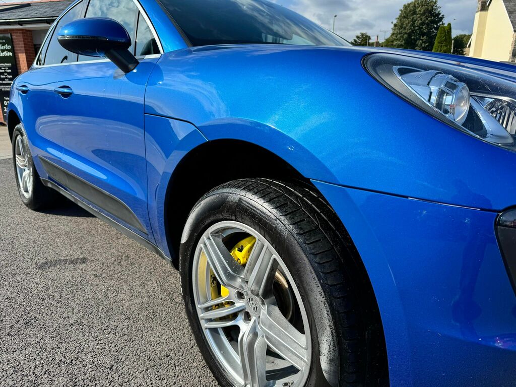 Porsche Macan Sri Red #23