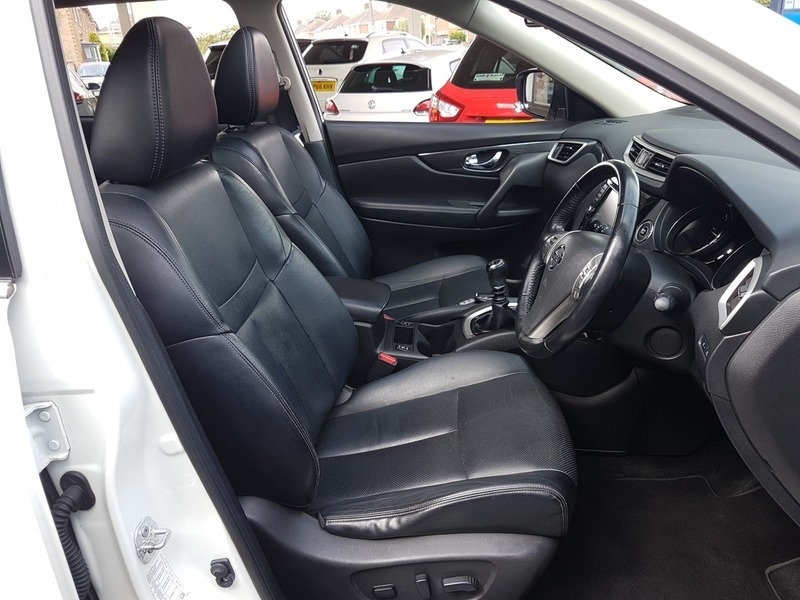Nissan X-Trail Dci Tekna FH65HWV White #2