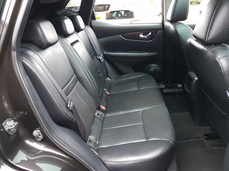 Nissan Qashqai Tekna Black #6