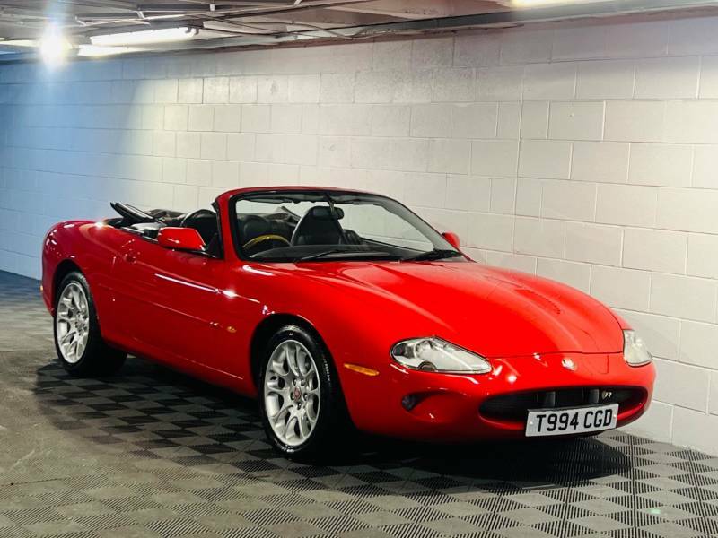 Jaguar XKR 4.0 Supercharged - 1999 T Red
