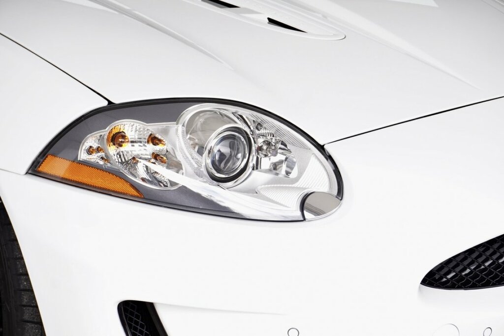 Jaguar XKR 5.0 V8 S Charged Con White #2