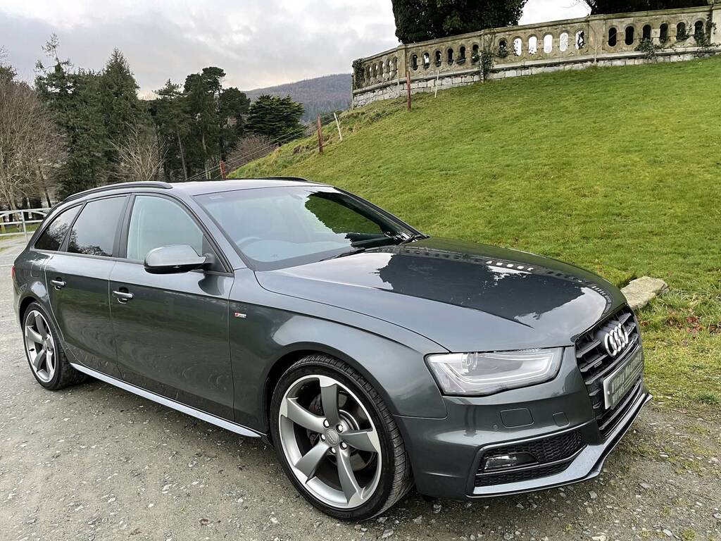 Audi A4 2.0T Fsi Quattro Black Edition S Tronic Grey