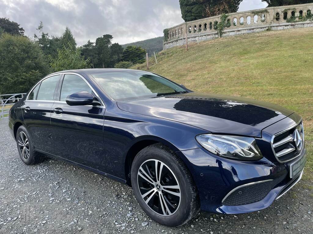 Mercedes-Benz E Class E 200 Se 9G-tronic Blue