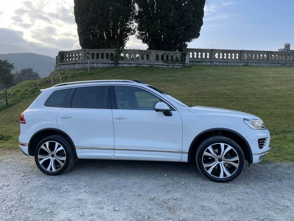 Volkswagen Touareg 3.0 V6 Tdi Bluemotion Tech R-line Tip KR65BJE White #2