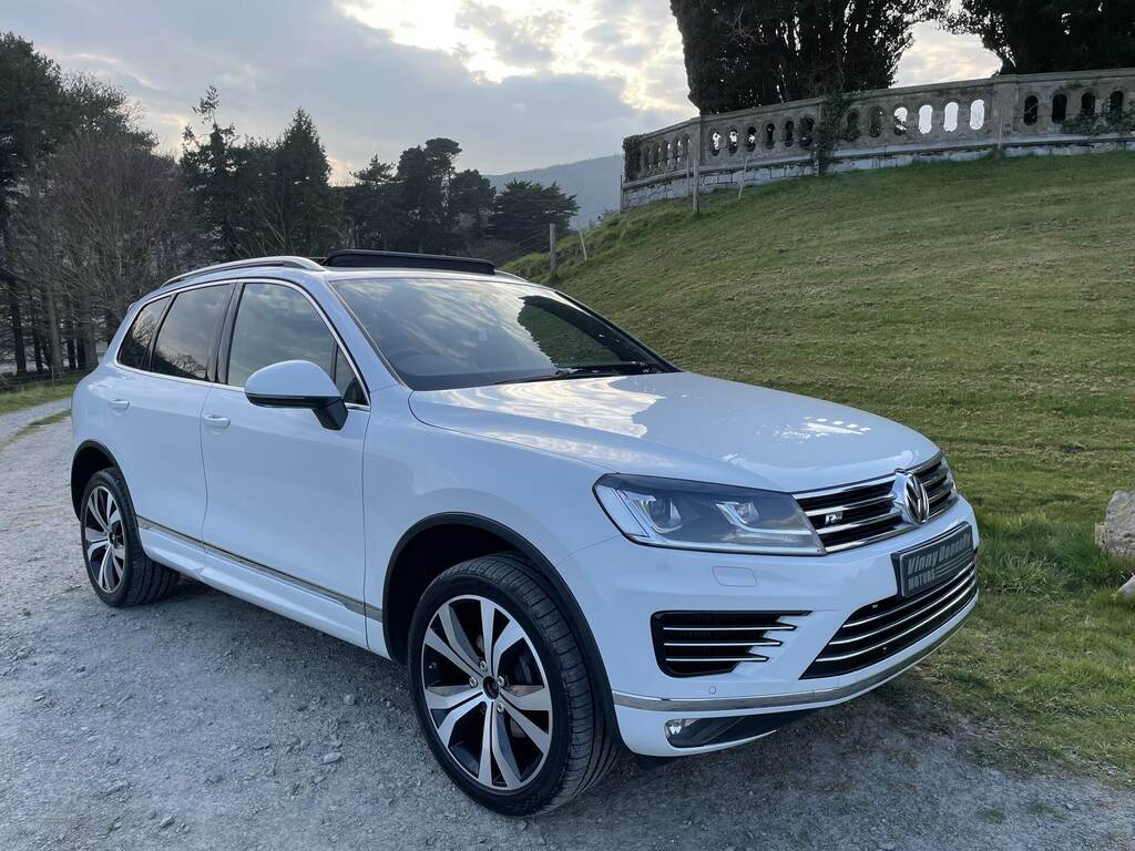Volkswagen Touareg 3.0 V6 Tdi Bluemotion Tech R-line Tip KR65BJE White #4