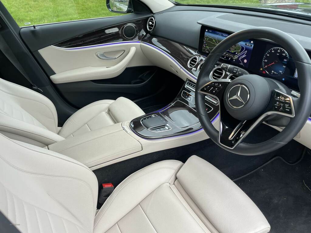 Mercedes-Benz E Class E220d Sport 9G-tronic Black #5