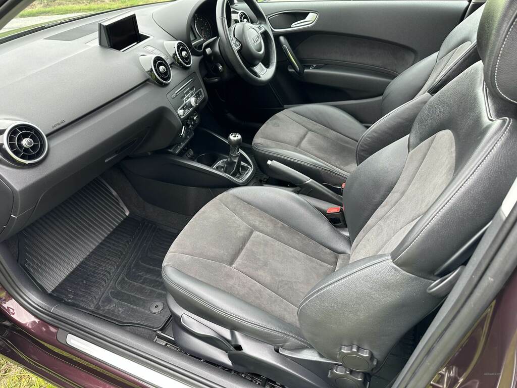 Audi A1 1.4 Tfsi Sport Red #5
