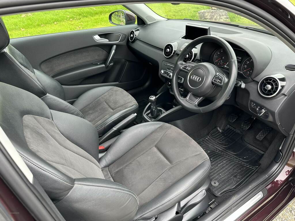 Audi A1 1.4 Tfsi Sport Red #4