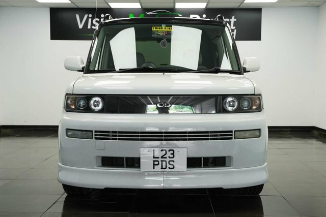 Toyota bB Hatchback Import White #2
