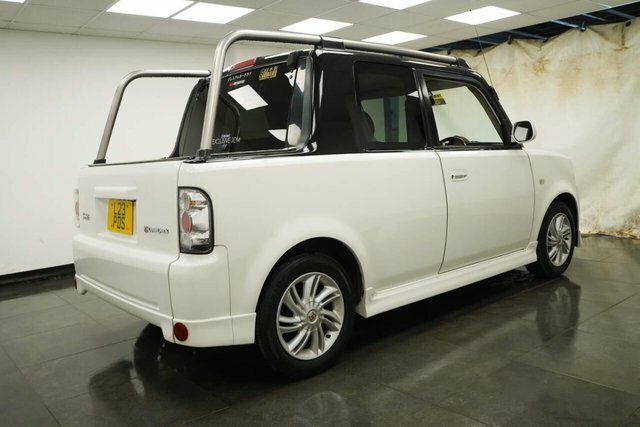 Toyota bB Hatchback Import White #4