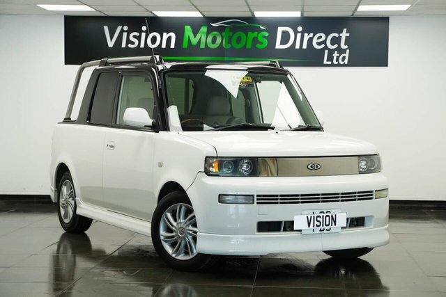 Toyota bB Hatchback Import White #1