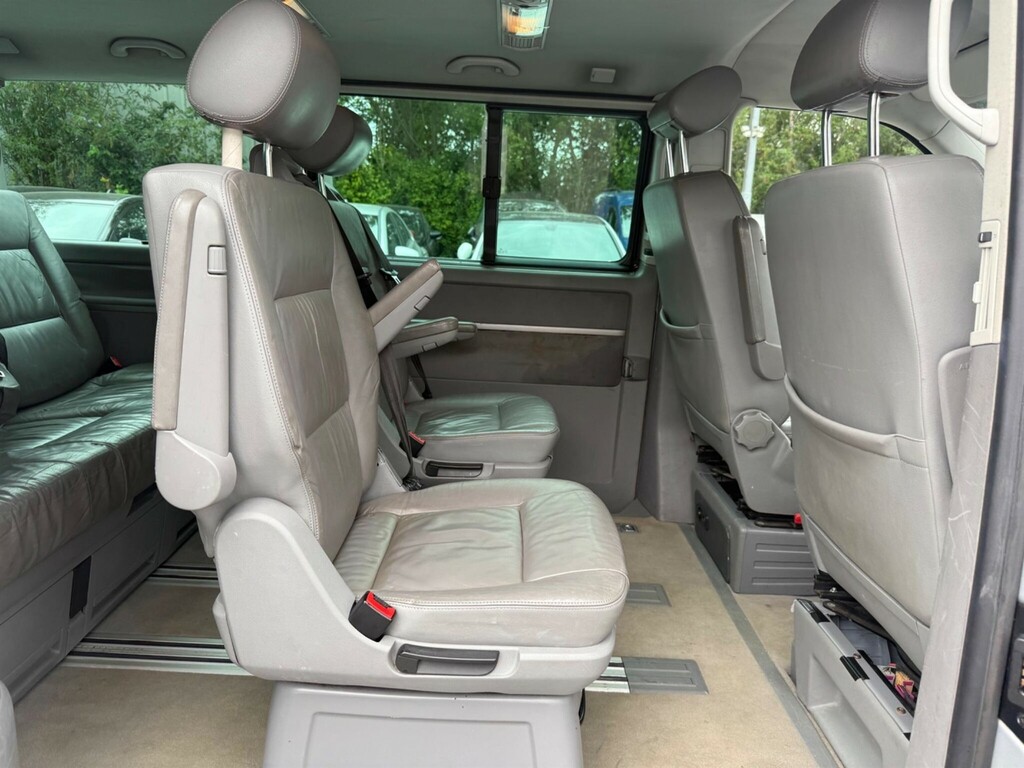 Volkswagen Caravelle 2.5 Tdi Se Tiptronic Euro 3 Black #27