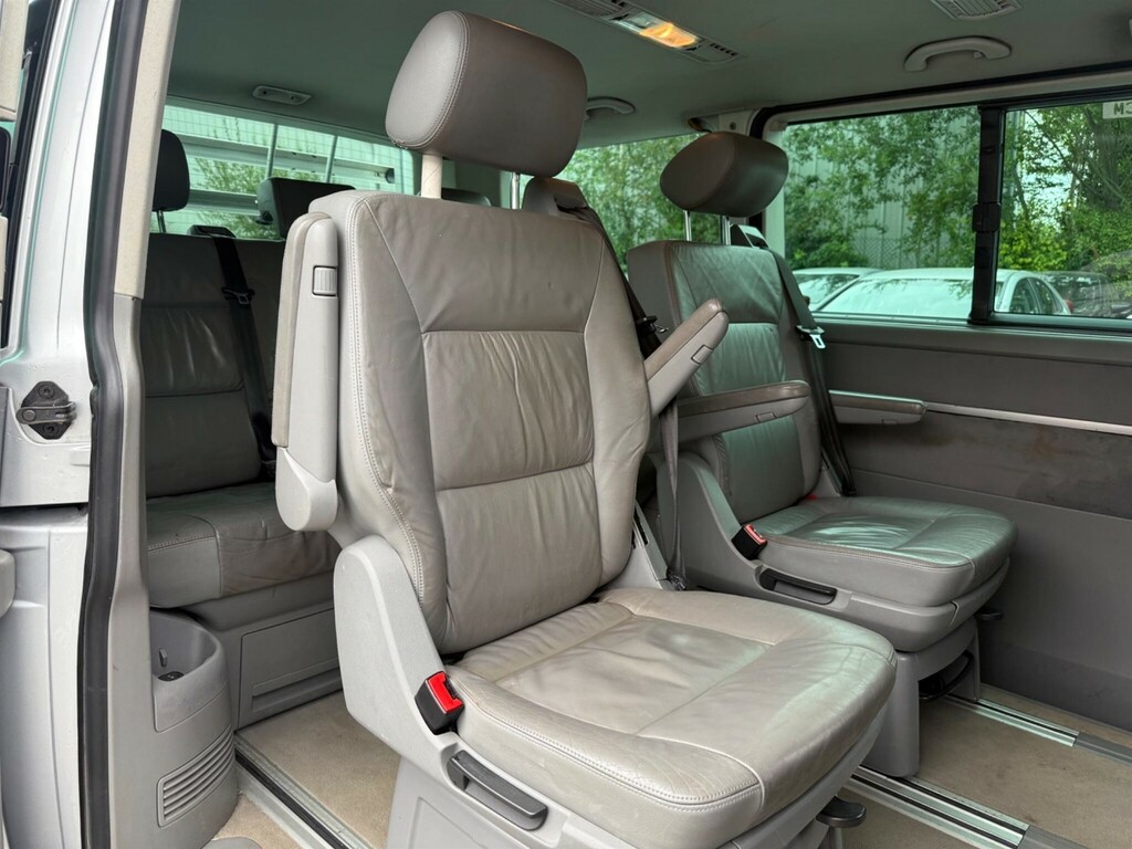 Volkswagen Caravelle 2.5 Tdi Se Tiptronic Euro 3 Black #25