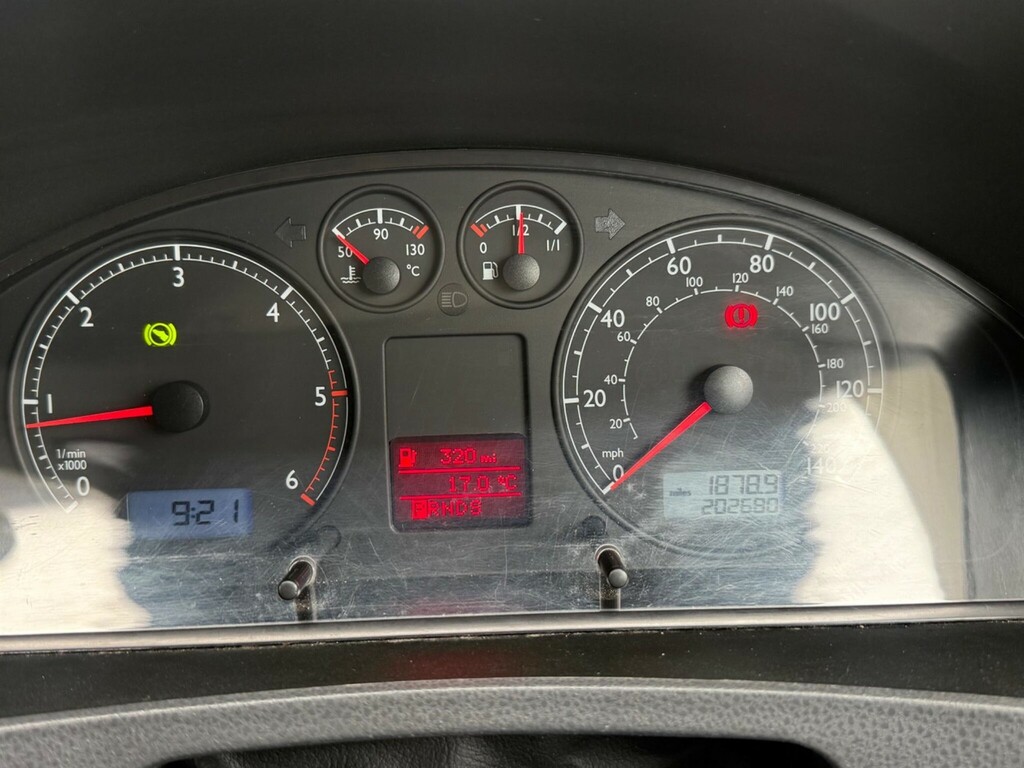 Volkswagen Caravelle 2.5 Tdi Se Tiptronic Euro 3 Black #36