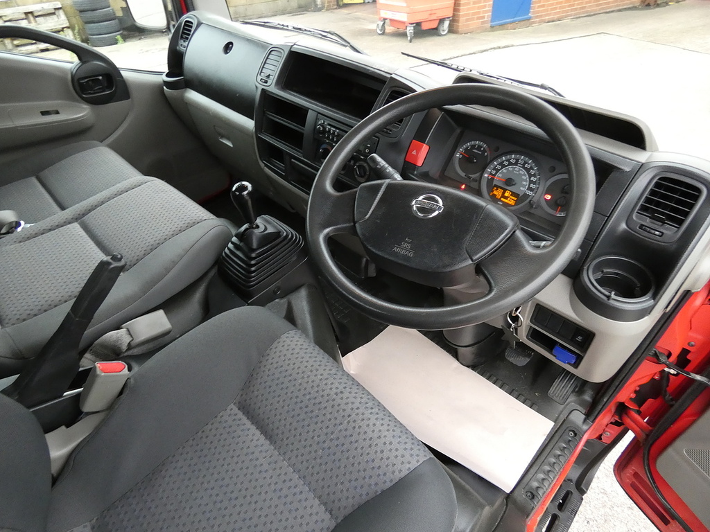 Nissan NT400 34.11 Basic L1 Silver #12