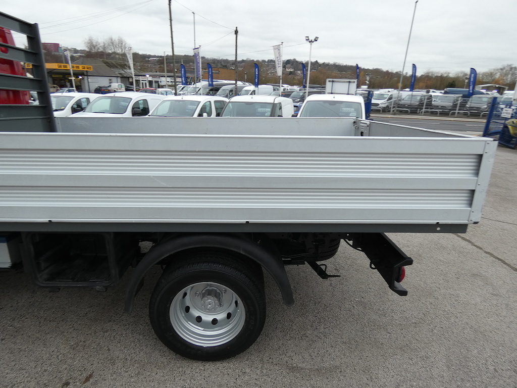 Nissan NT400 34.11 Basic L1 Silver #8