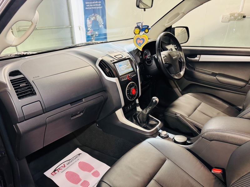 Isuzu Rodeo 1.9 Td Blade Pickup Black #14