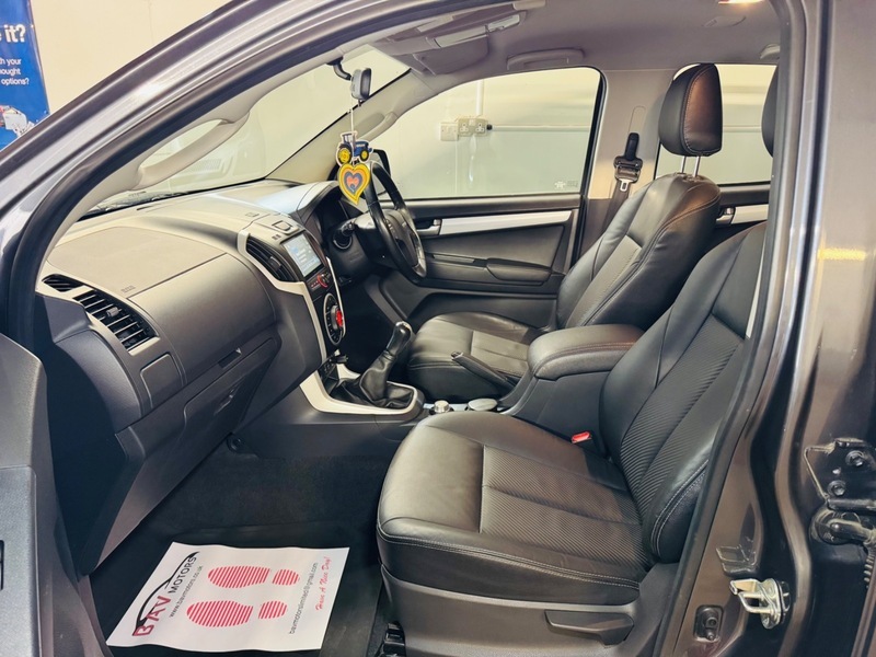 Isuzu Rodeo 1.9 Td Blade Pickup Black #16