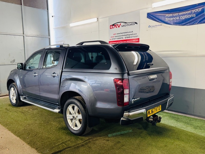 Isuzu Rodeo 1.9 Td Blade Pickup Black #5