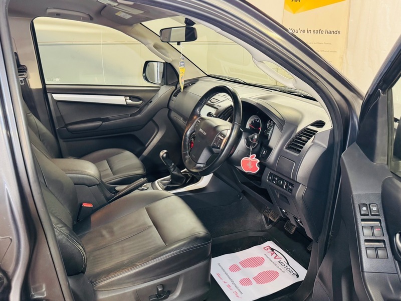 Isuzu Rodeo 1.9 Td Blade Pickup Black #12