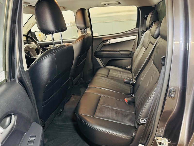 Isuzu Rodeo 1.9 Td Blade Pickup Black #17