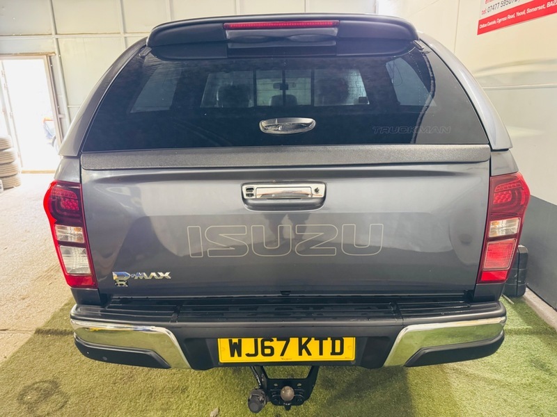 Isuzu Rodeo 1.9 Td Blade Pickup Black #6