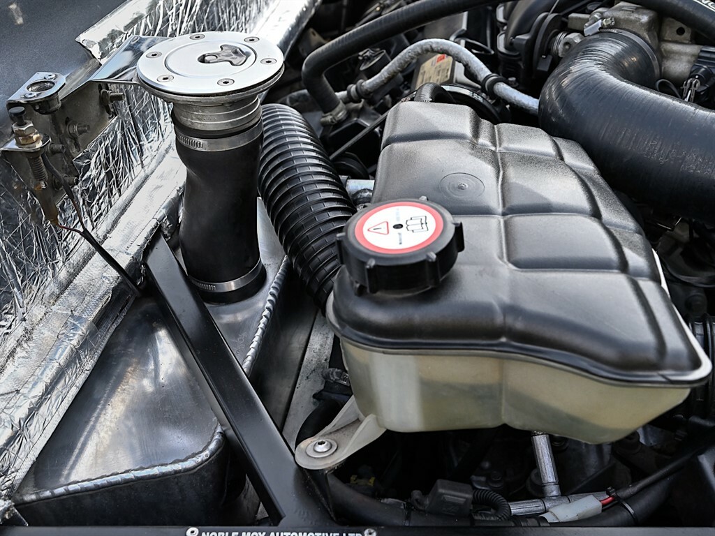 Noble  2004 3.0 Twin Turbo Silver #43