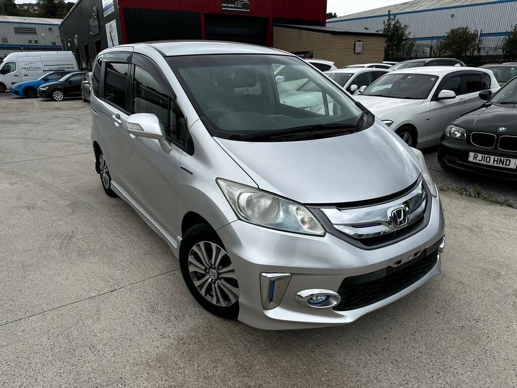 Honda Freed 1.5 Hybrid 7 Seater Silver