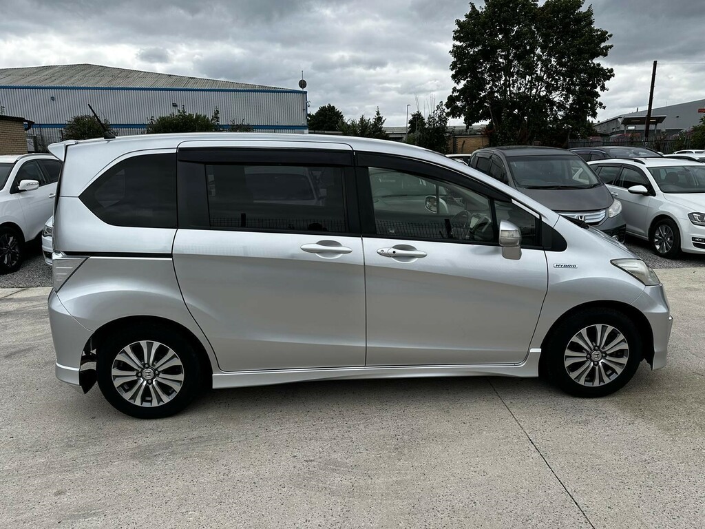 Honda Freed 1.5 Hybrid 7 Seater Silver #5
