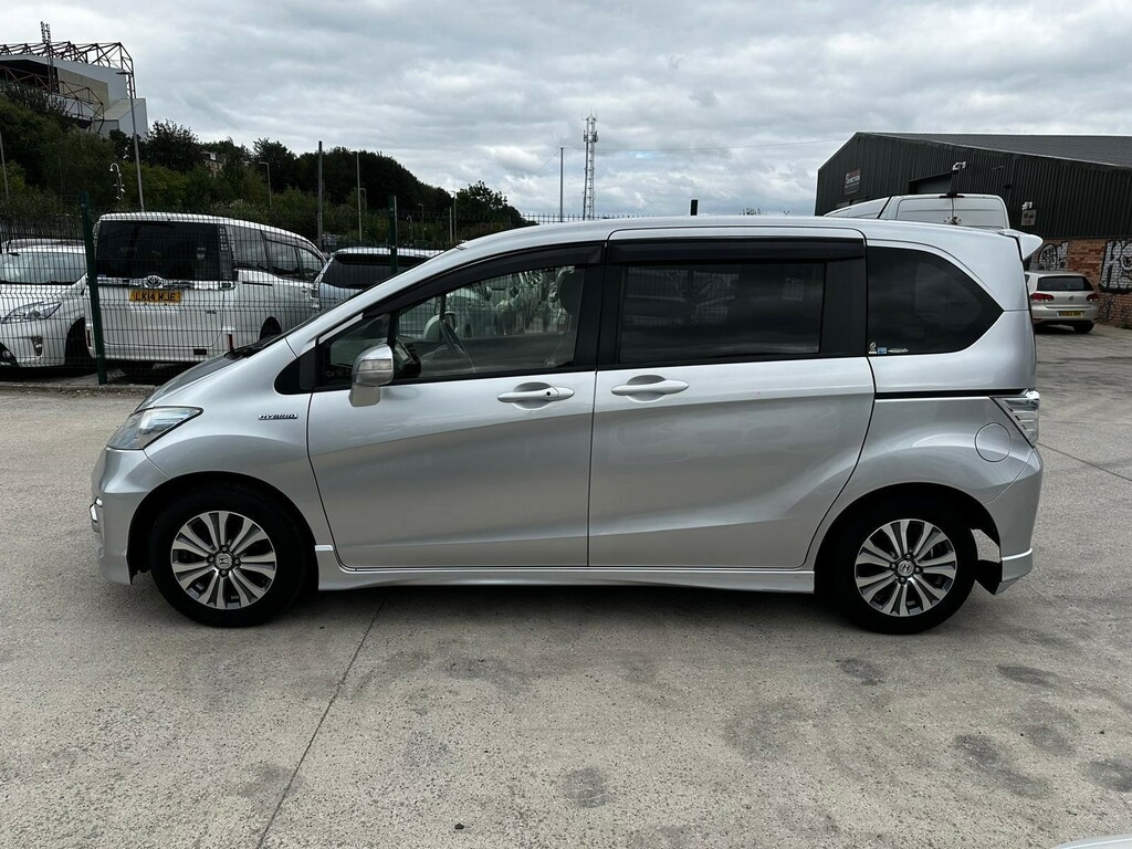 Honda Freed 1.5 Hybrid 7 Seater Silver #4