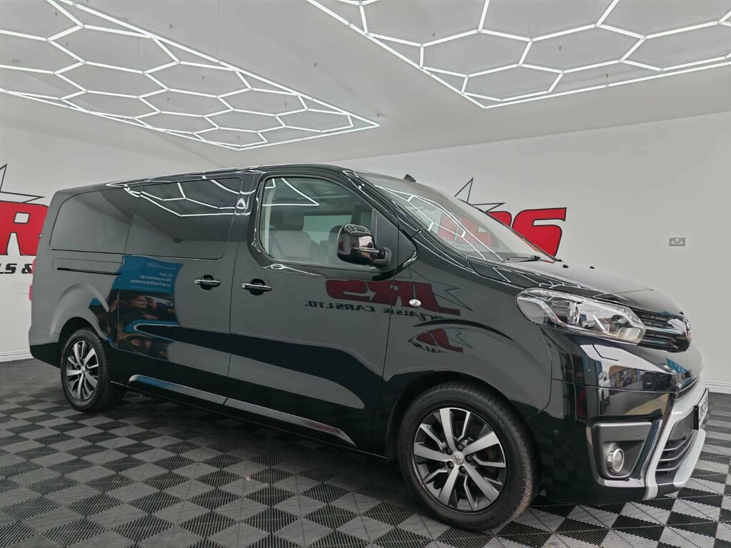 Toyota Verso 1.5D Shuttle Medium Mpv Mwb Euro 6 Ss 9 Se White #1