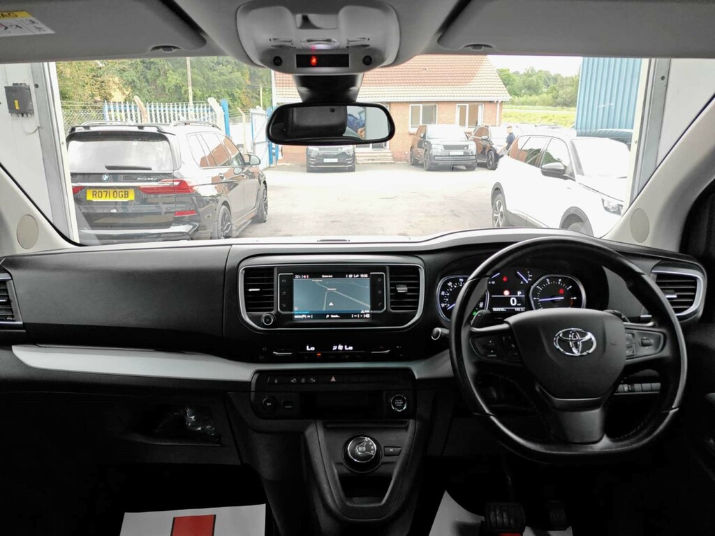 Toyota Verso 1.5D Shuttle Medium Mpv Mwb Euro 6 Ss 9 Se White #23