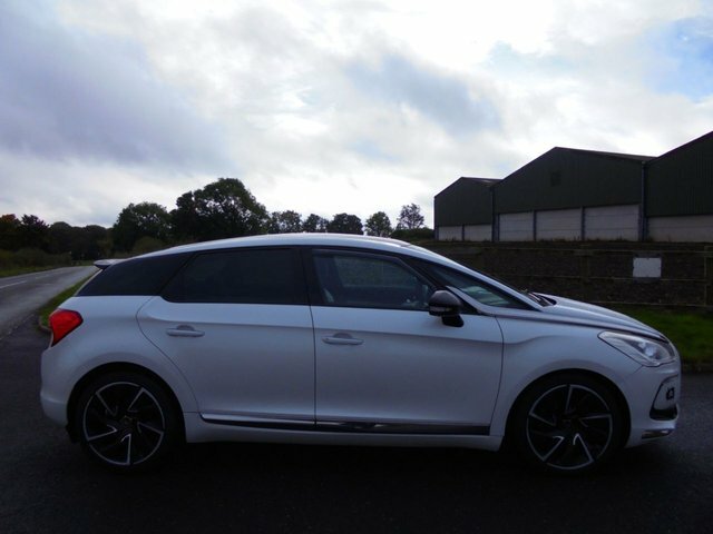 DS DS 5 2.0 5 D White #13