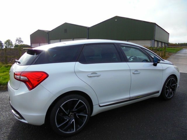DS DS 5 2.0 5 D White #12