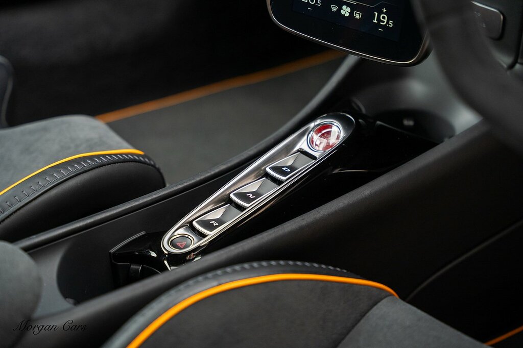McLaren Artura Black Black #45