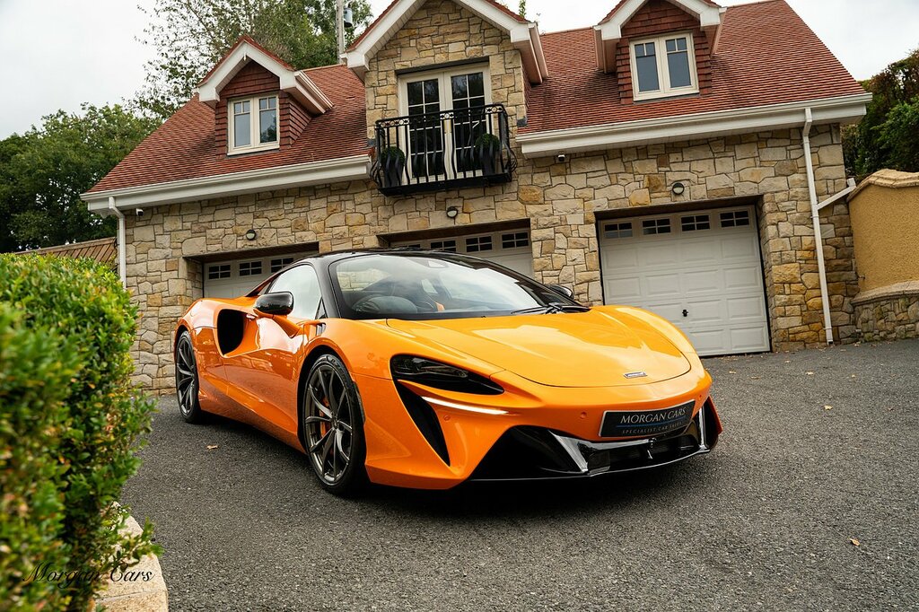 McLaren Artura Black Black #60