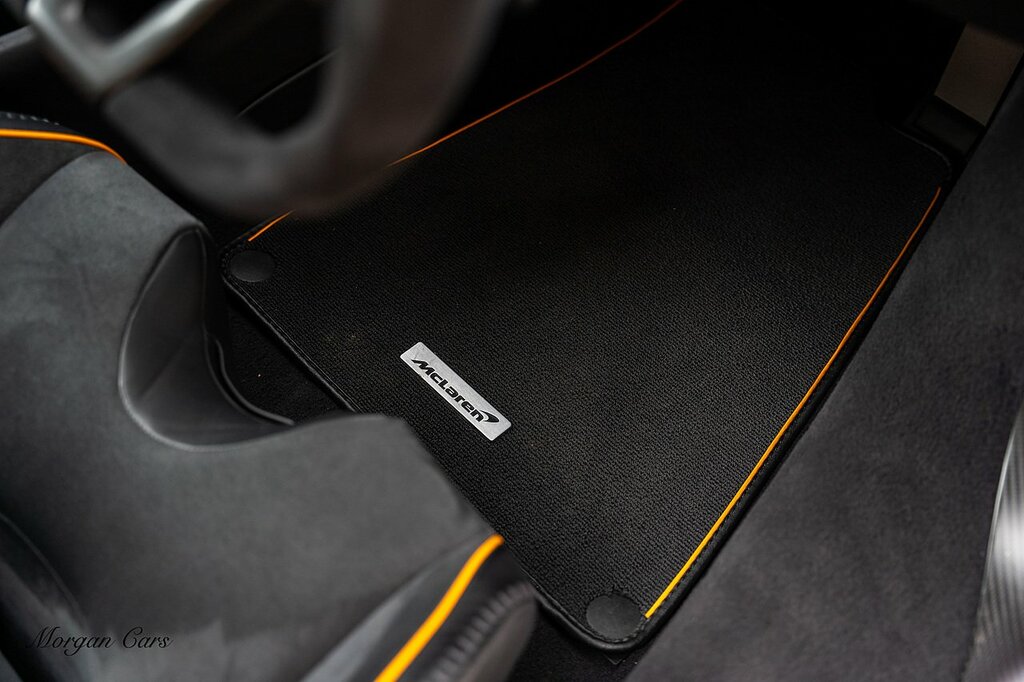 McLaren Artura Black Black #44