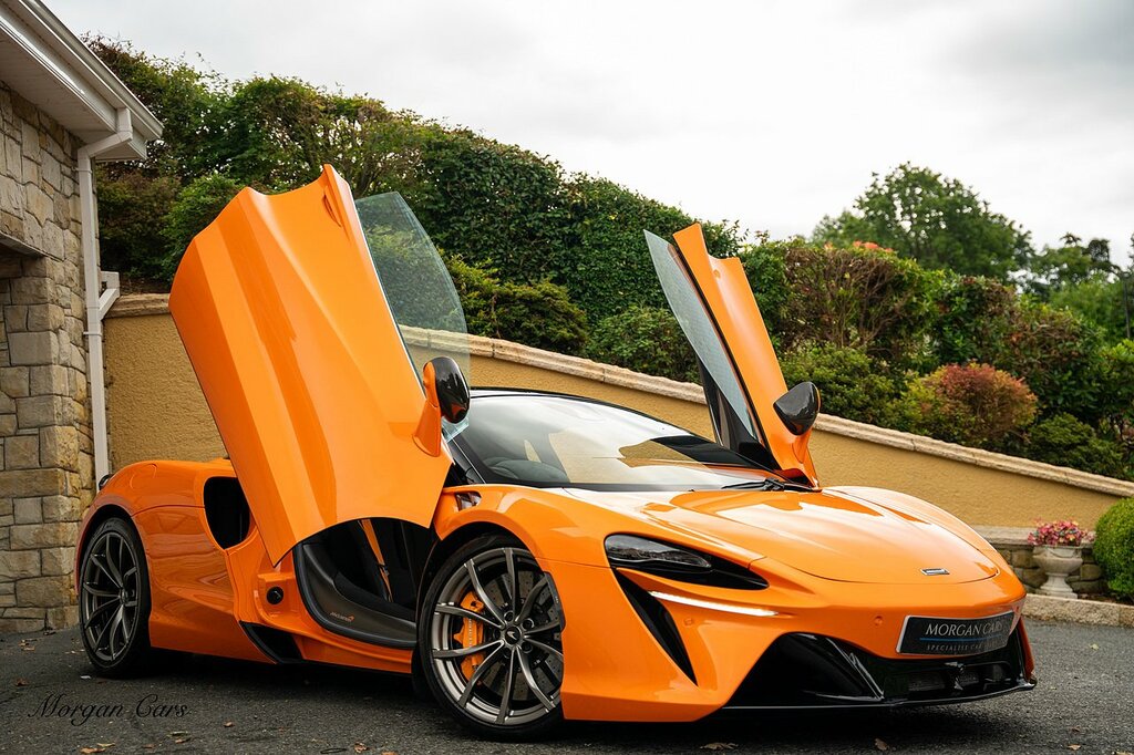 McLaren Artura Black Black #29