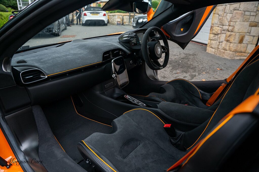 McLaren Artura Black Black #48