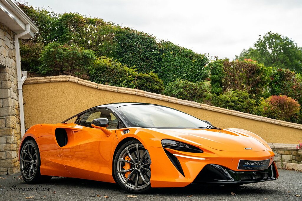 McLaren Artura Black Black #28