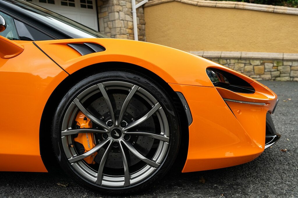 McLaren Artura Black Black #8