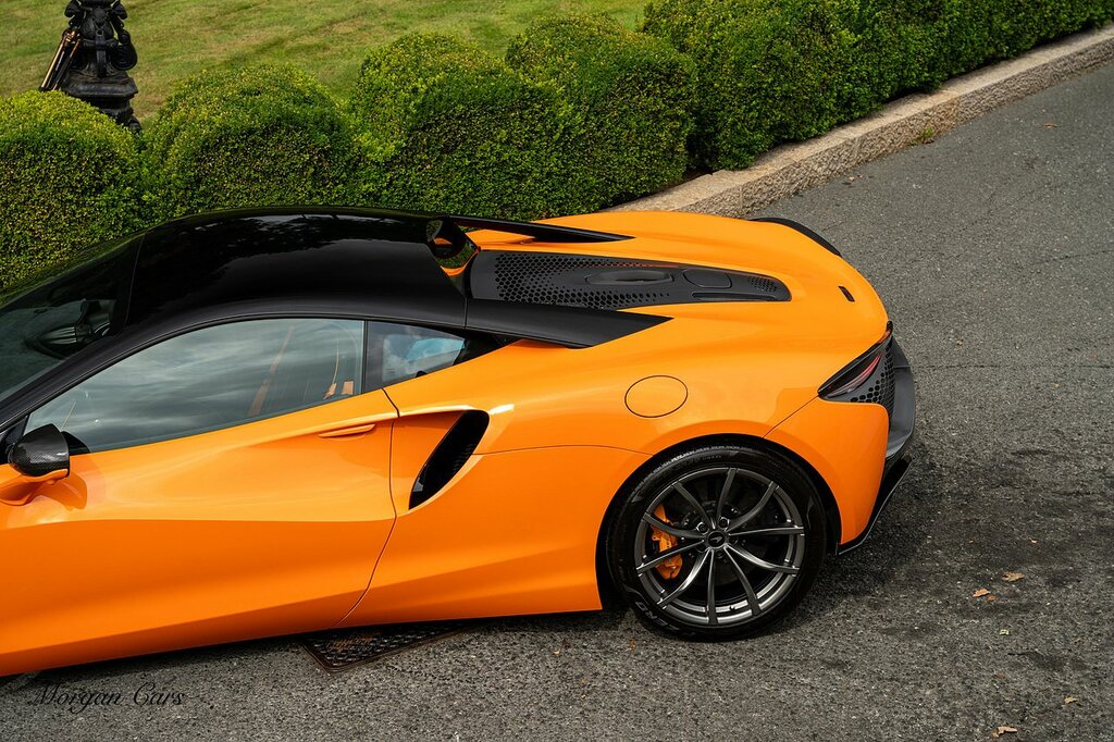 McLaren Artura Black Black #64