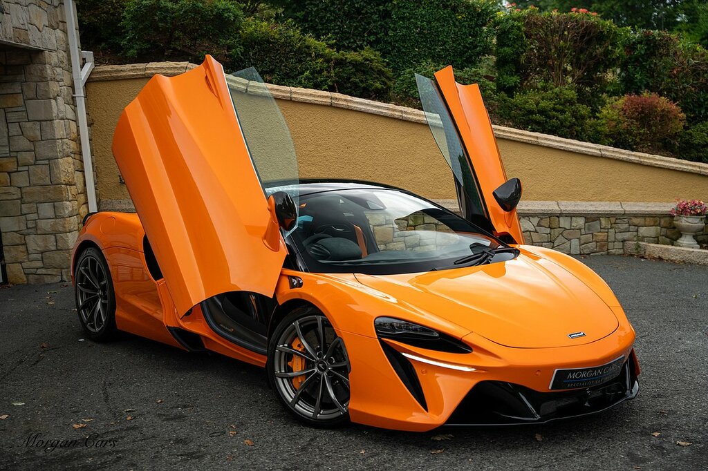 McLaren Artura Black Black #31