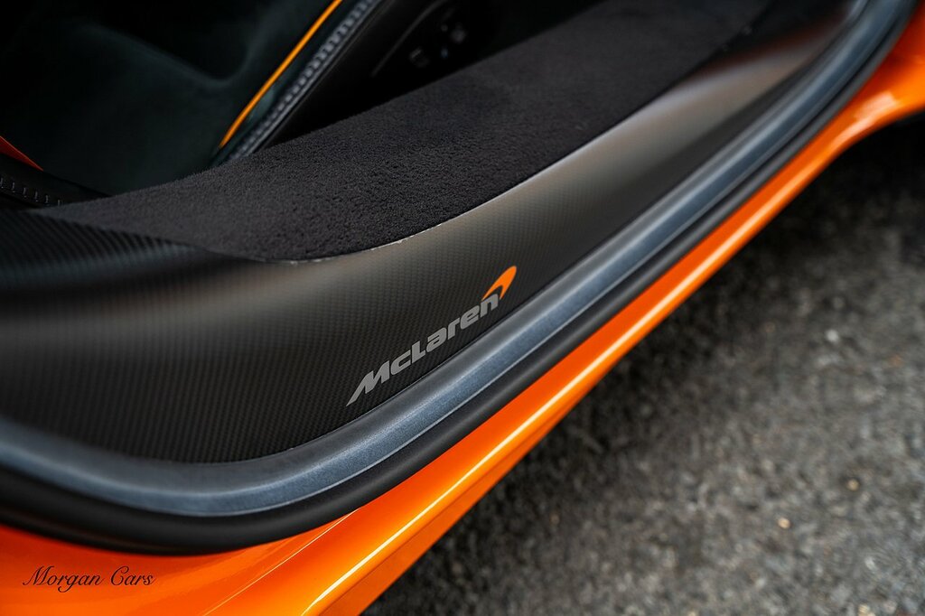 McLaren Artura Black Black #39